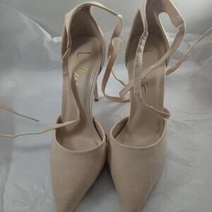 LuLu's Lace-Up Pump - sz 7